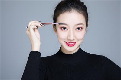 怎么才能學(xué)好化妝？   