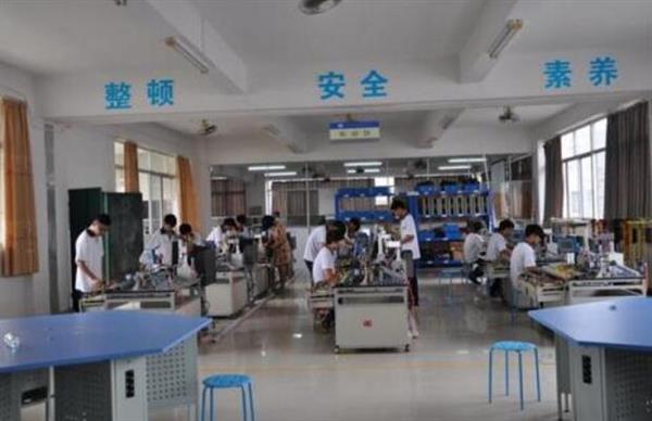 滄州中捷職業(yè)技術(shù)學(xué)校機電技術(shù)應(yīng)用專業(yè)都有哪些課程可以學(xué)習(xí)？