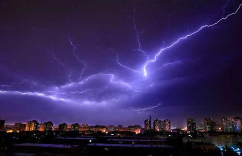 雷雨天氣如何用電？張家口文華電力中等職業(yè)學校