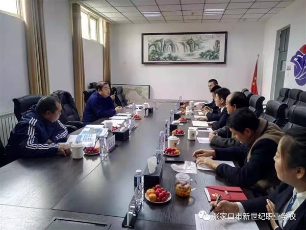 張家口新世紀職業(yè)學(xué)校與北京翔宇通用航空集團聯(lián)合開辦航空定向班啦！   