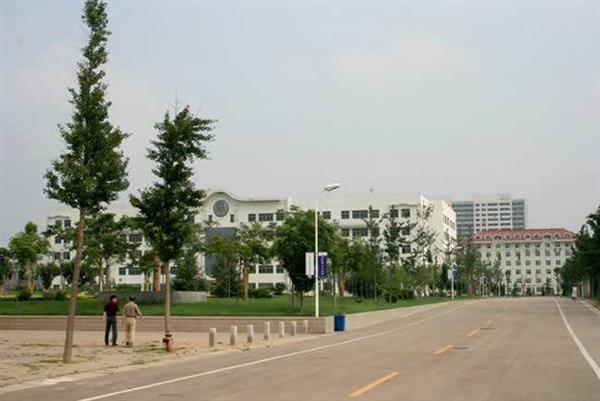 青島飛洋職業(yè)技術(shù)學(xué)院有哪些辦學(xué)特色？有什么學(xué)生福利？